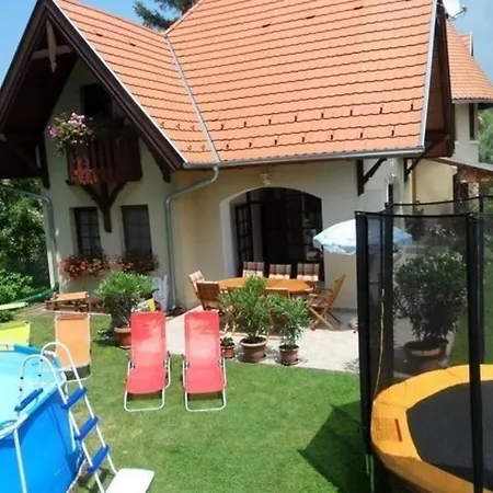Komfortables Mit Privatem Pool