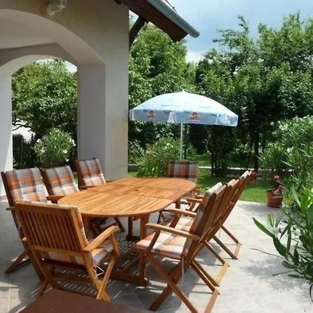 Apartman Komfortables Mit Privatem Pool