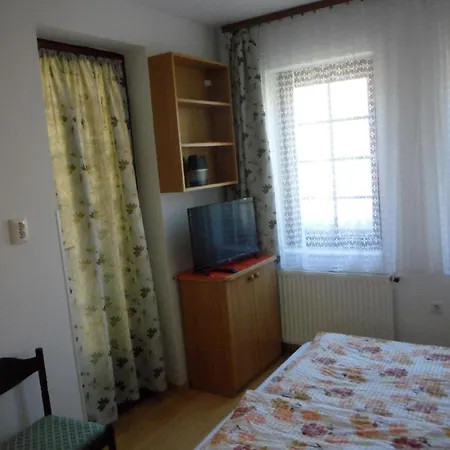 Apartman Komfortables Mit Privatem Pool Balatonföldvár